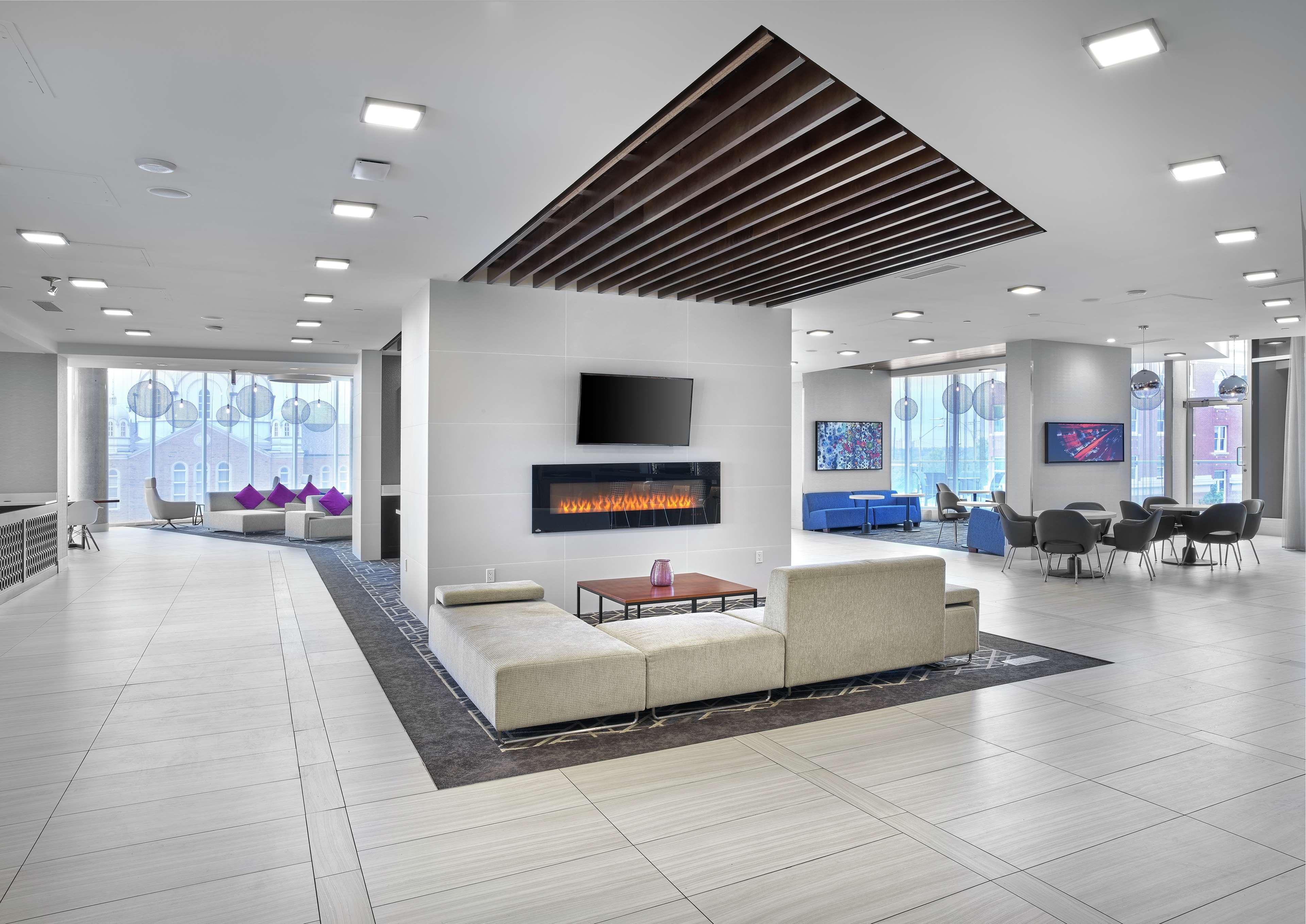 Doubletree By Hilton Downtown Hotel