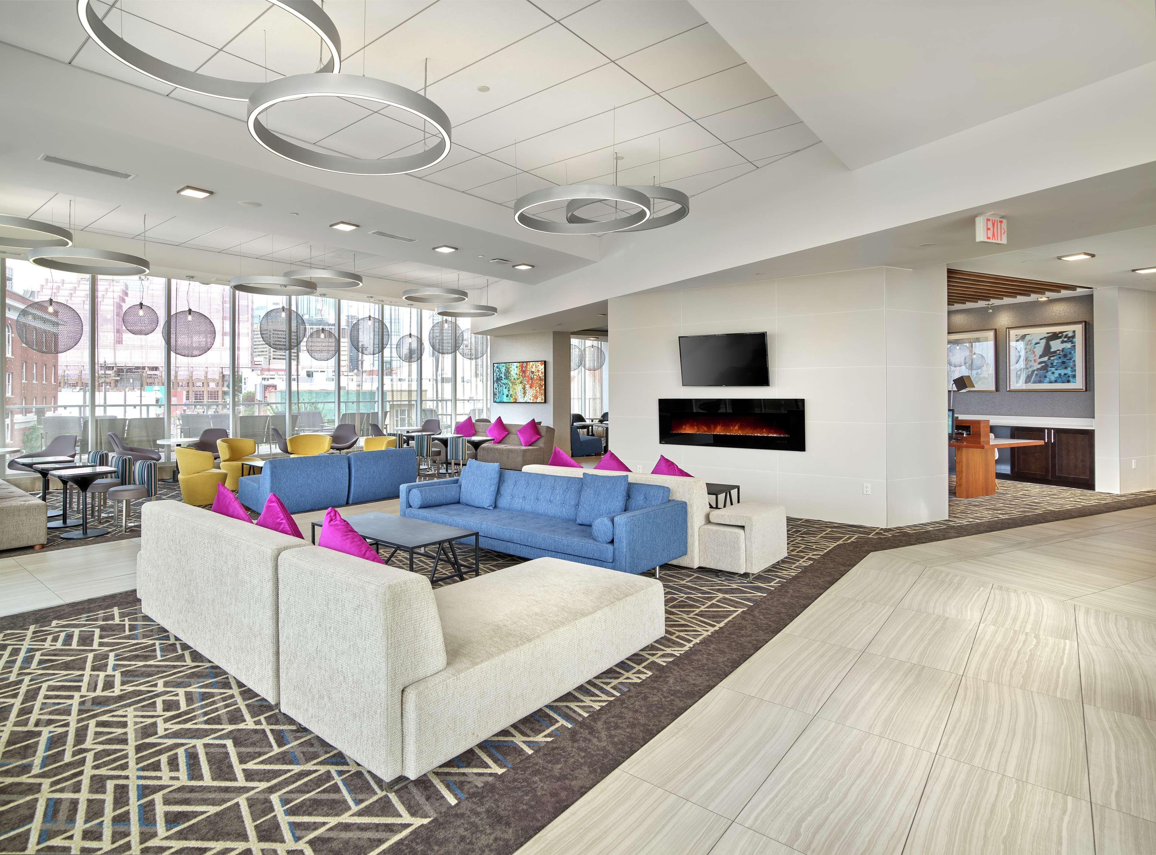 Doubletree By Hilton Downtown Hotel Edmonton