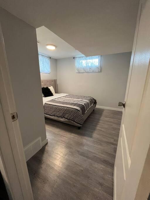 Cozy & Comfortable 2-bedroom Holiday home Edmonton