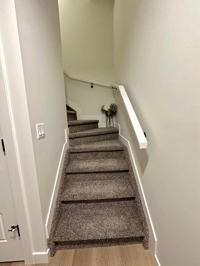 New, Fresh, And Quiet Private In Basement Suite, 10mins Away From Int'l Airport