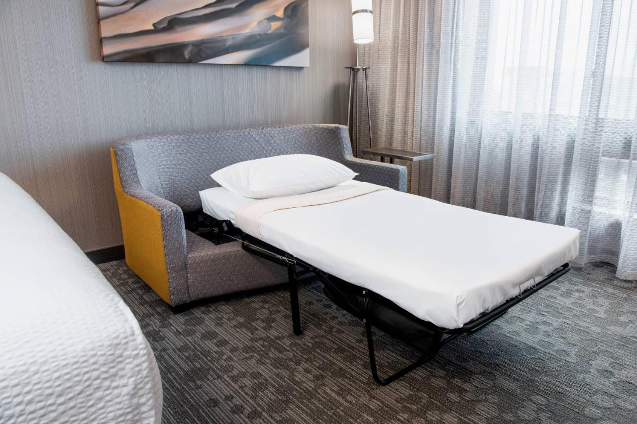 Hotel Courtyard By Marriott West Edmonton