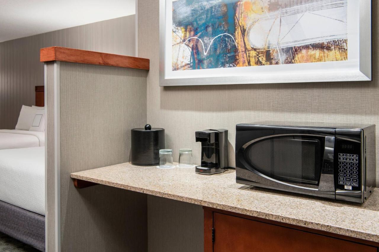 Hotel Courtyard By Marriott West 3*