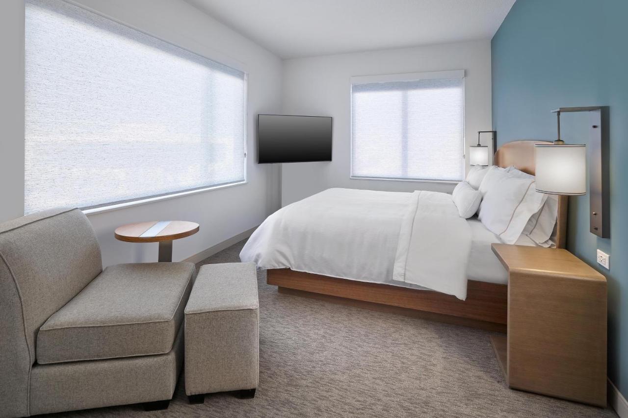 Element West 3*