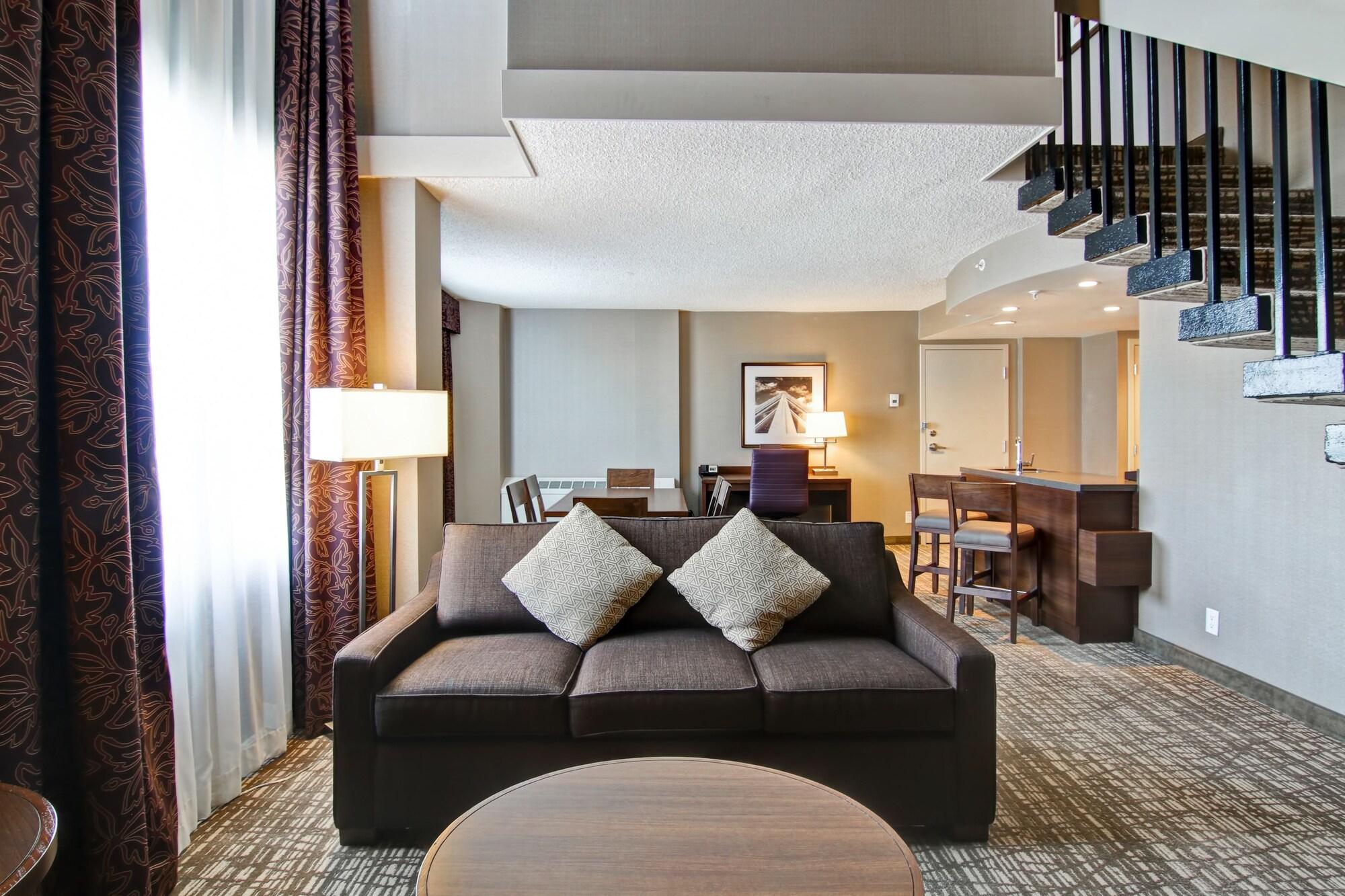 Doubletree By Hilton West Hotel Edmonton