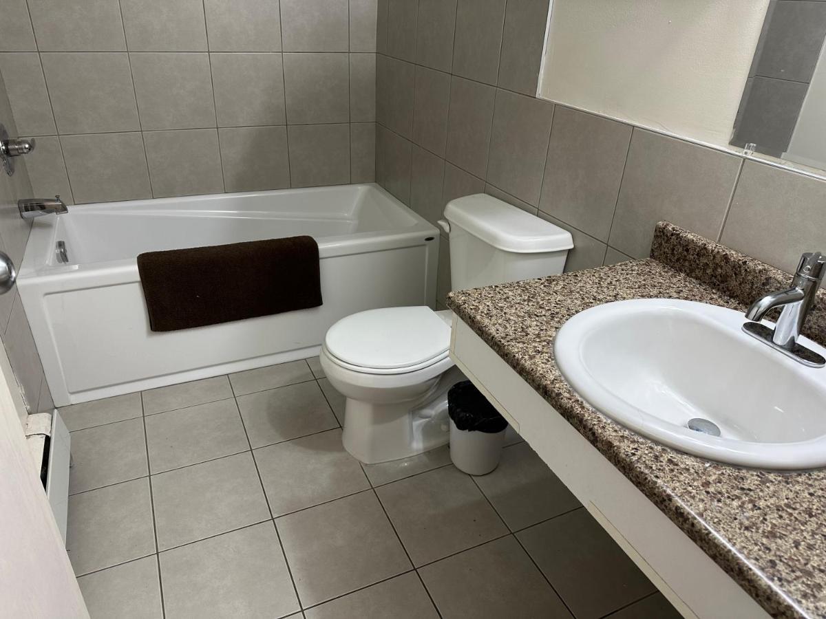 Hotel Rundle And Suites 2*