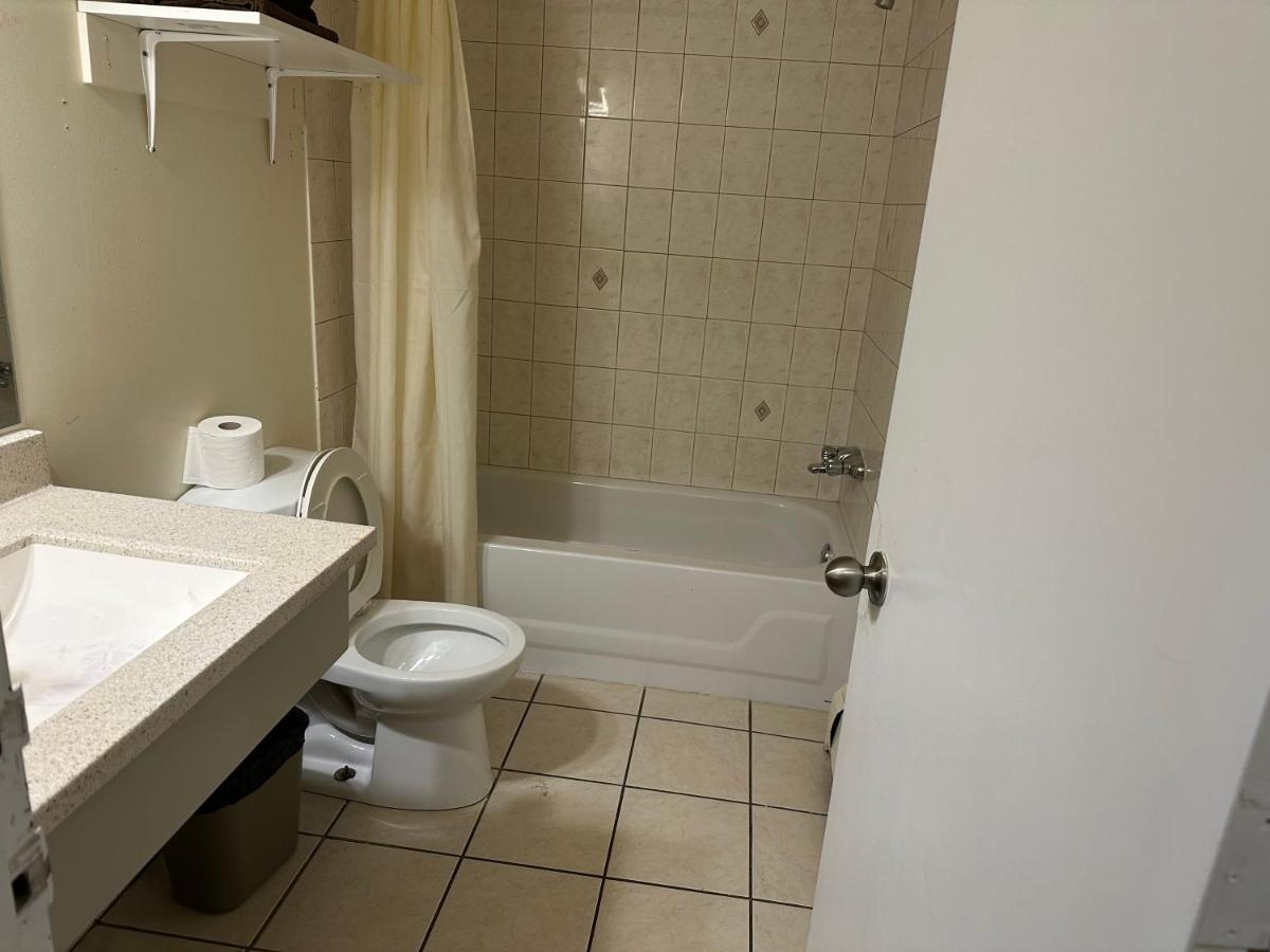 Hotel Rundle And Suites