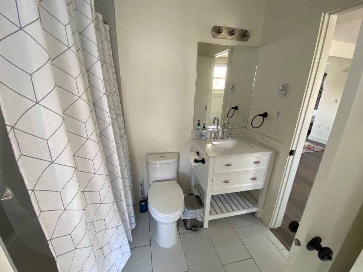 Historical Building 1br 1ba Walk To Rogers Place
