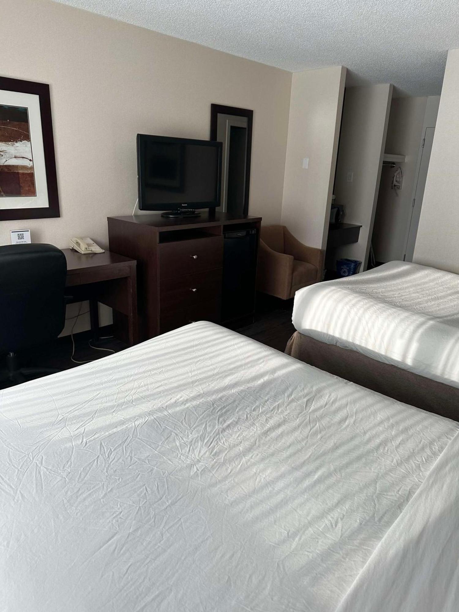 Western Cedar Park Hotel Edmonton