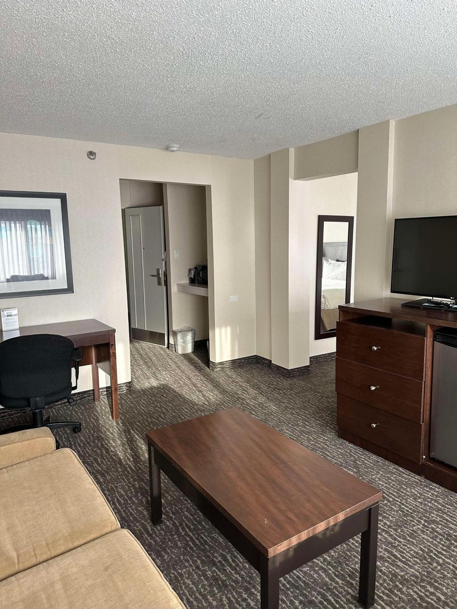 Western Cedar Park Hotel