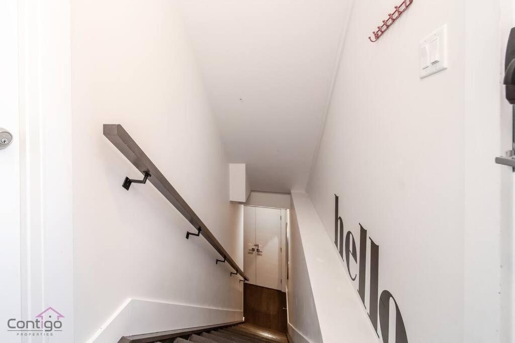 La Maison, Near University & Dt, 2br Bsmt Suite, King Bed! *