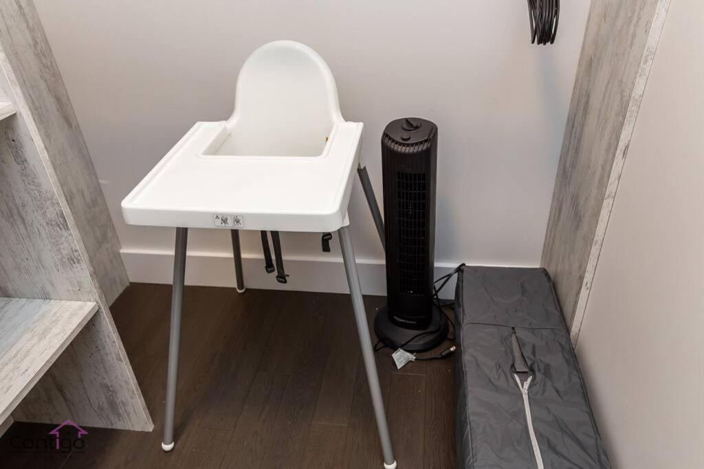 Apartment La Maison, Near University & Dt, 2br Bsmt Suite, King Bed! Edmonton