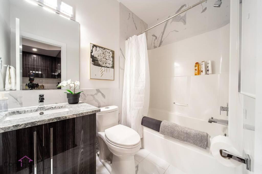 La Maison, Near University & Dt, 2br Bsmt Suite, King Bed! * Edmonton