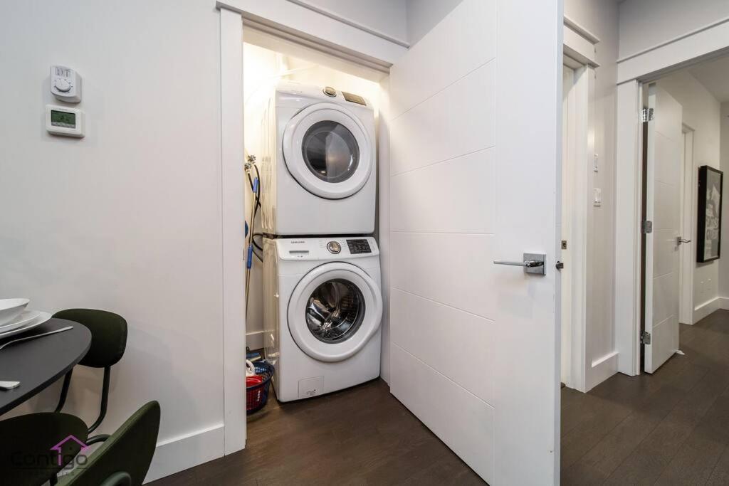 Apartment La Maison, Near University & Dt, 2br Bsmt Suite, King Bed!