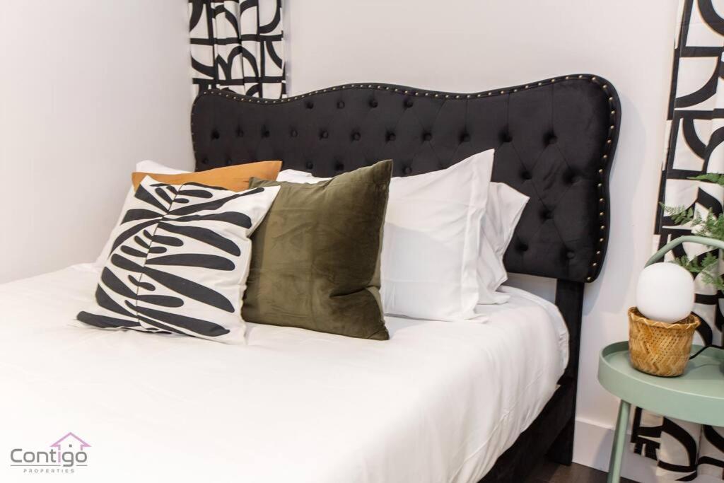 La Maison, Near University & Dt, 2br Bsmt Suite, King Bed! *