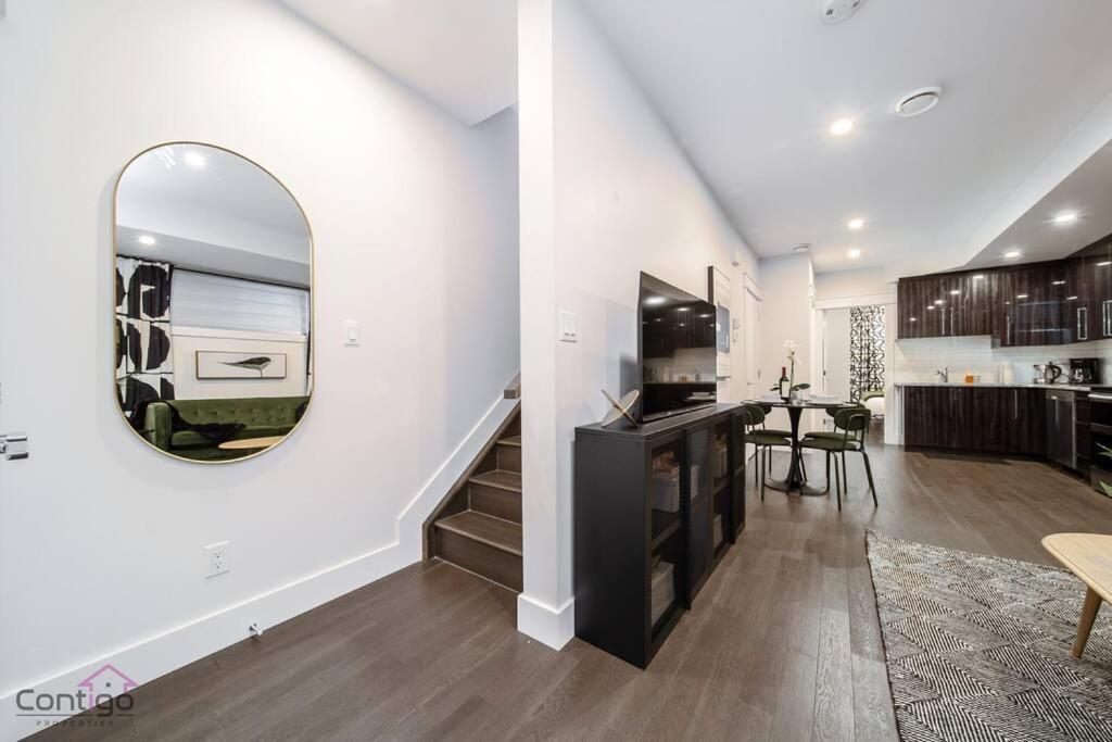 La Maison, Near University & Dt, 2br Bsmt Suite, King Bed! Apartment *