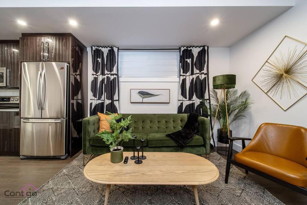 La Maison, Near University & Dt, 2br Bsmt Suite, King Bed! * Edmonton