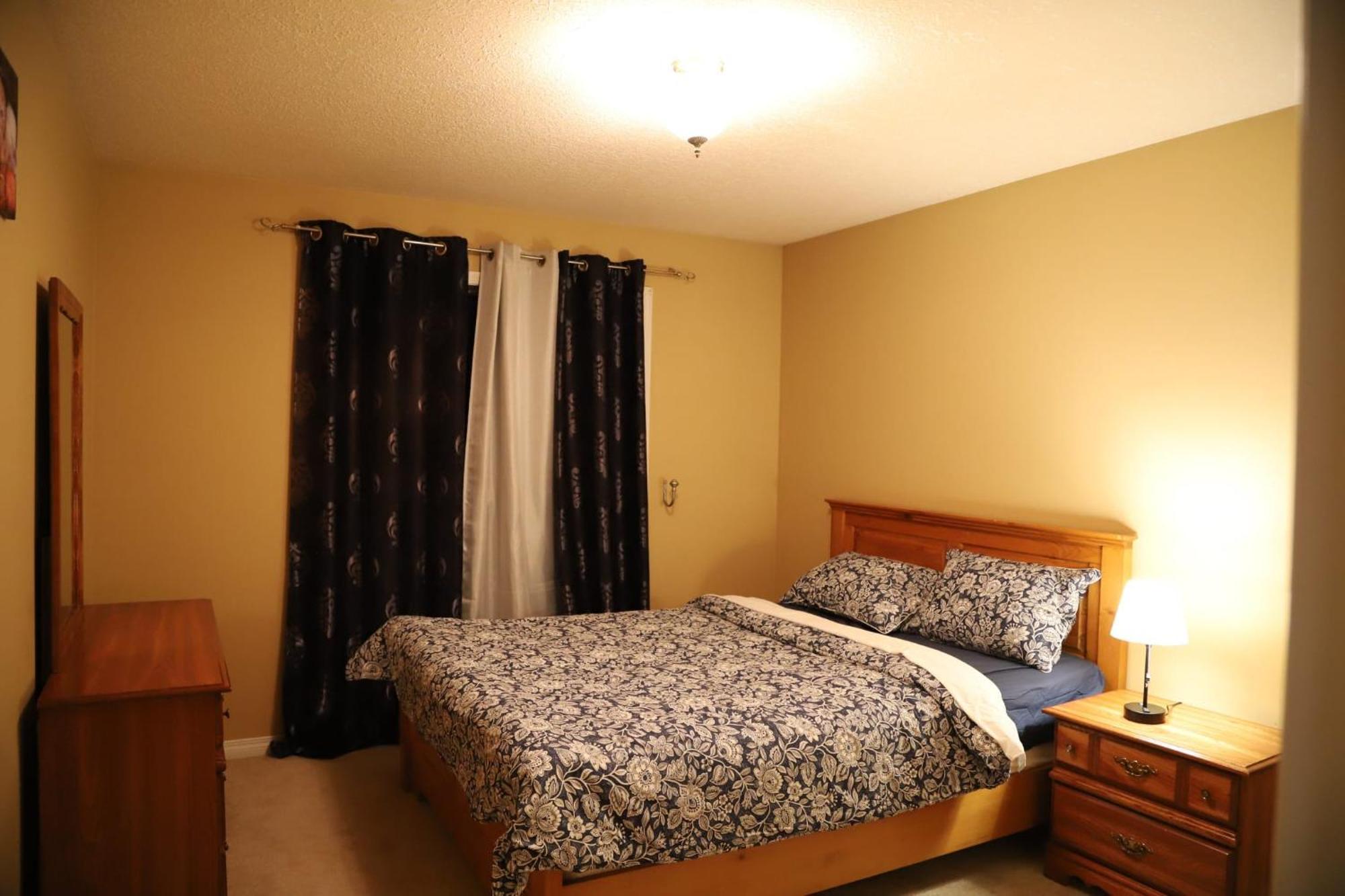 Holiday home We 4 You 3bed 6 Sleep Ac Free Garage Parking *