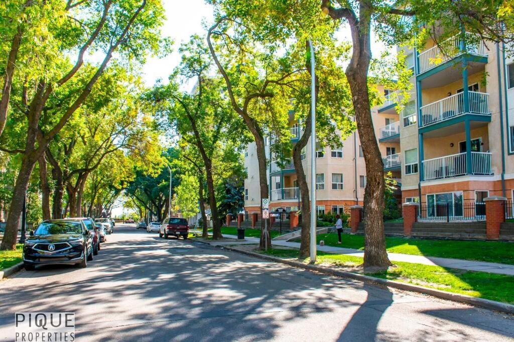 Apartment The Breakfast Club - King Bed & Ac - Patio - Ug Park Edmonton