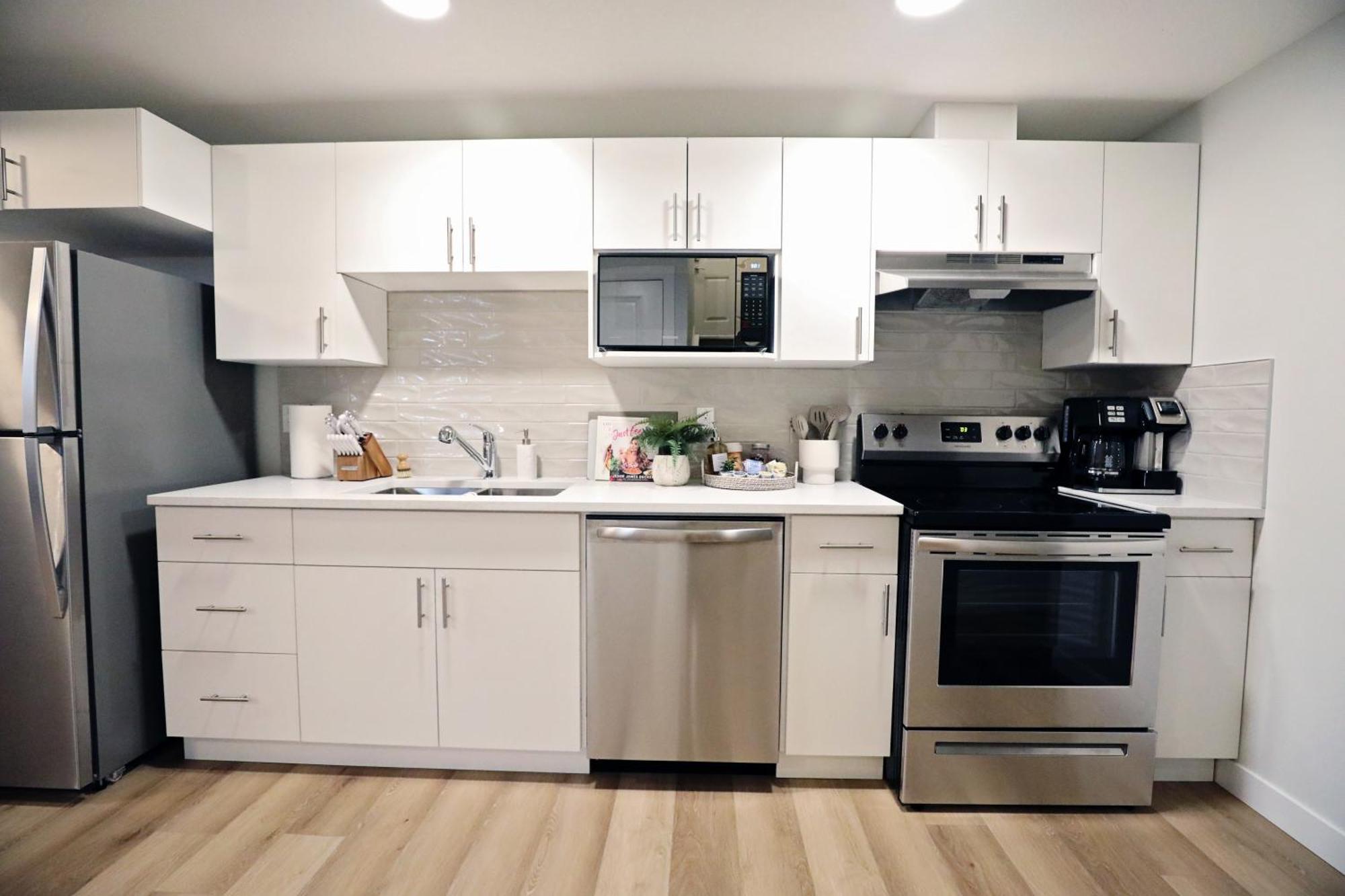 Downtown 5 Bedroom,rogers,commonwealth,nait Holiday home
