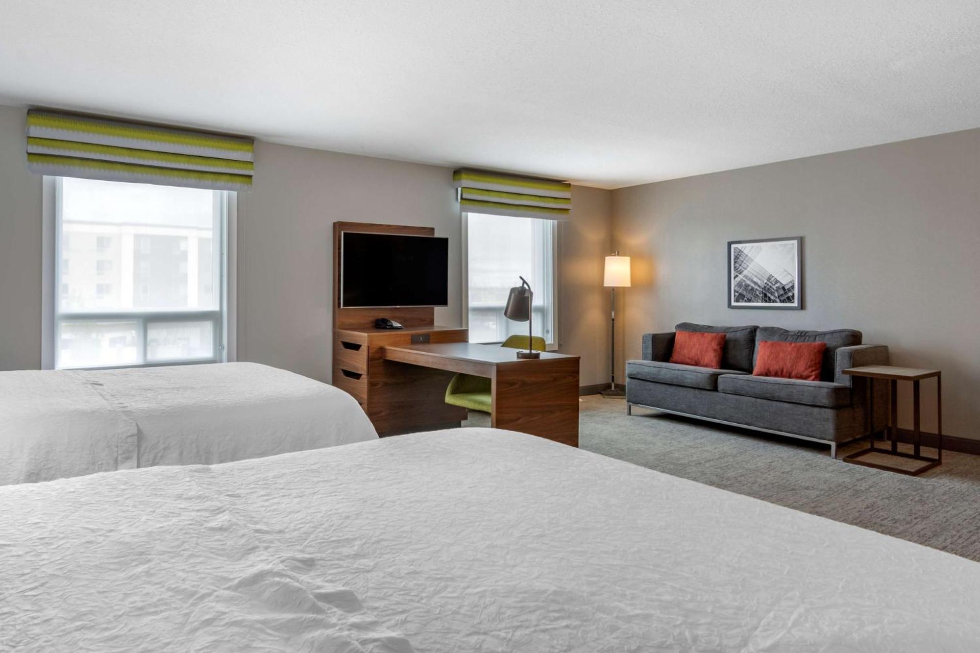 Hampton & Edmonton/west 3*
