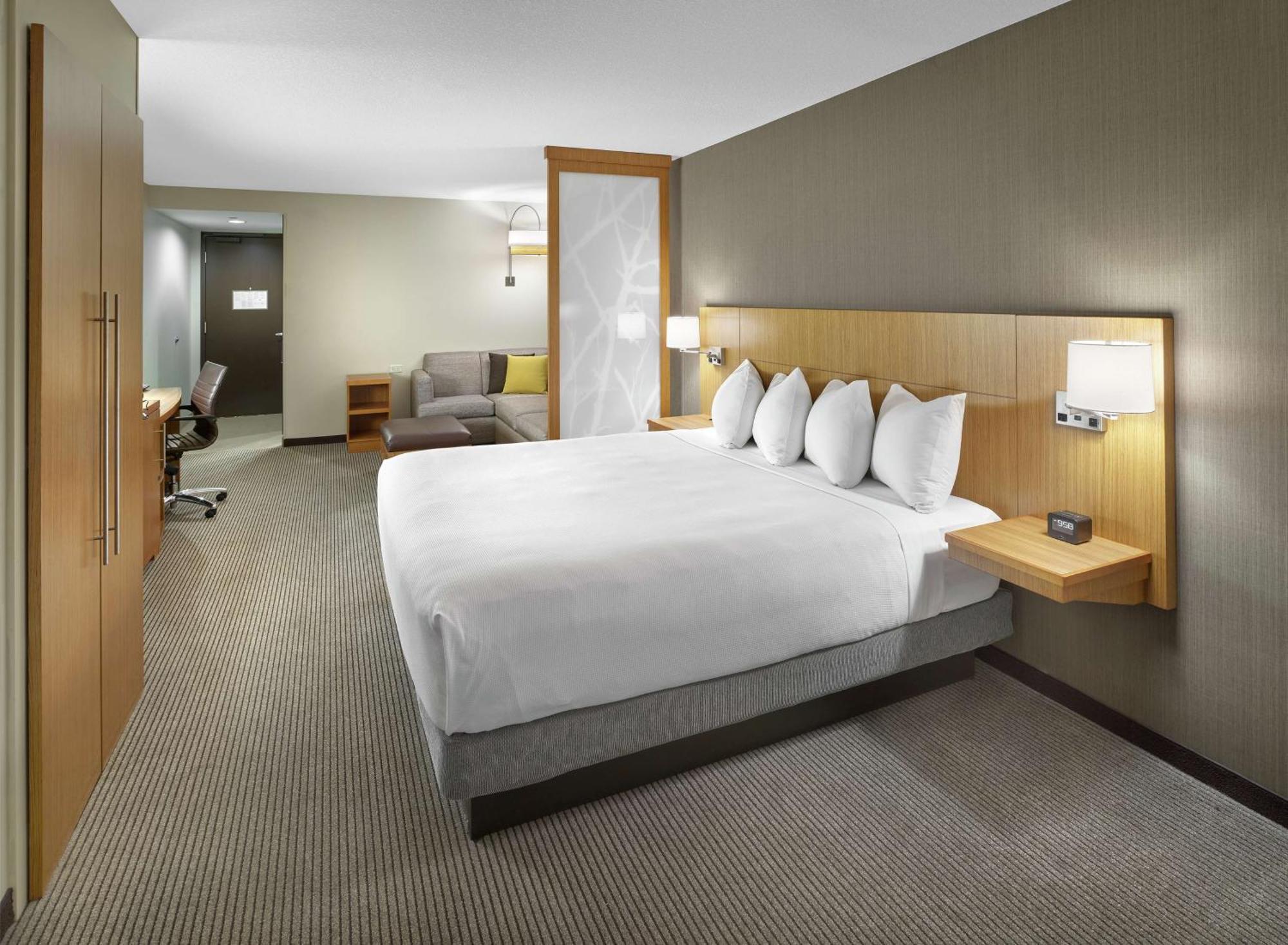 Doubletree By Hilton Downtown 4*