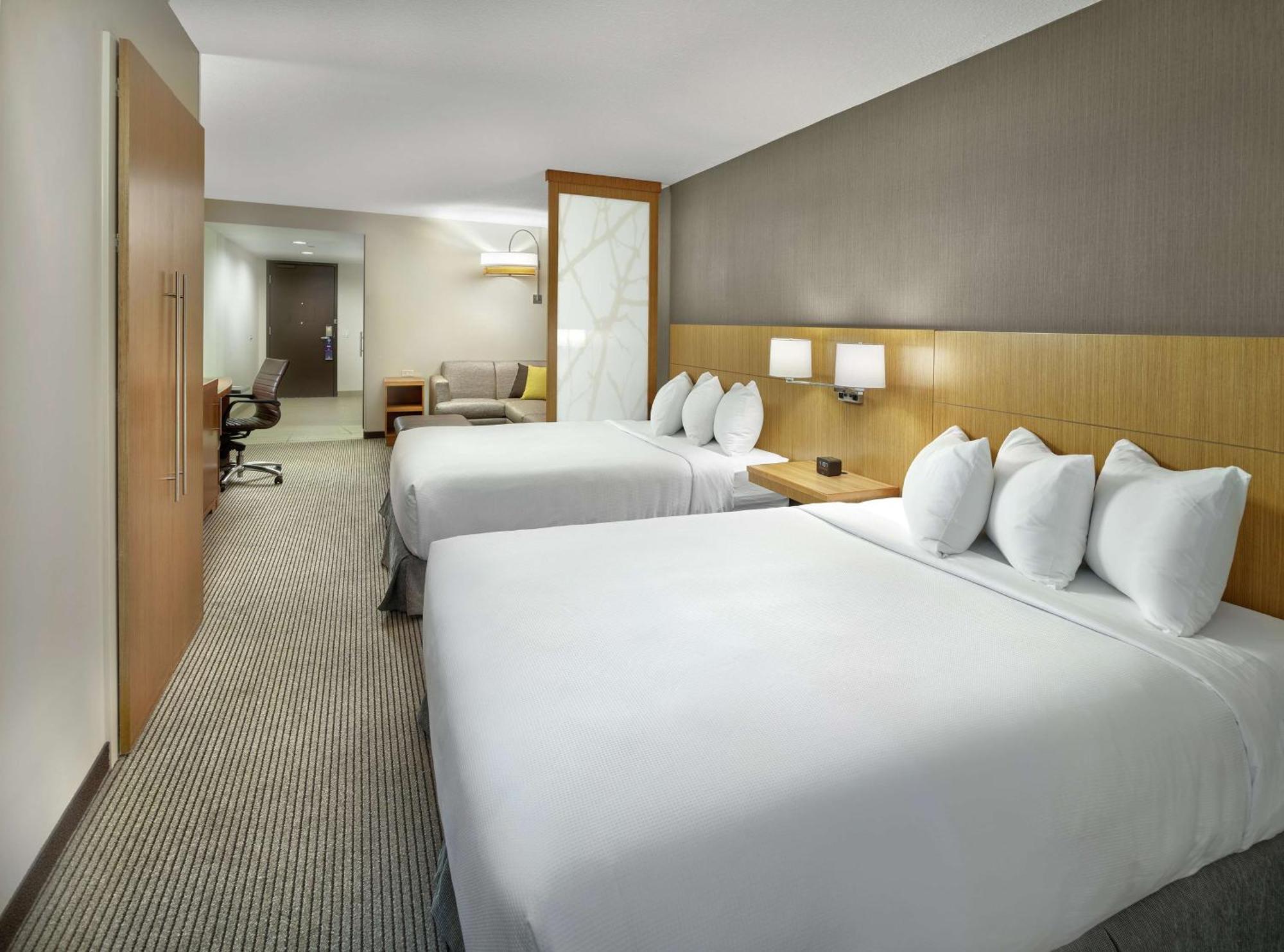 Doubletree By Hilton Downtown Hotel