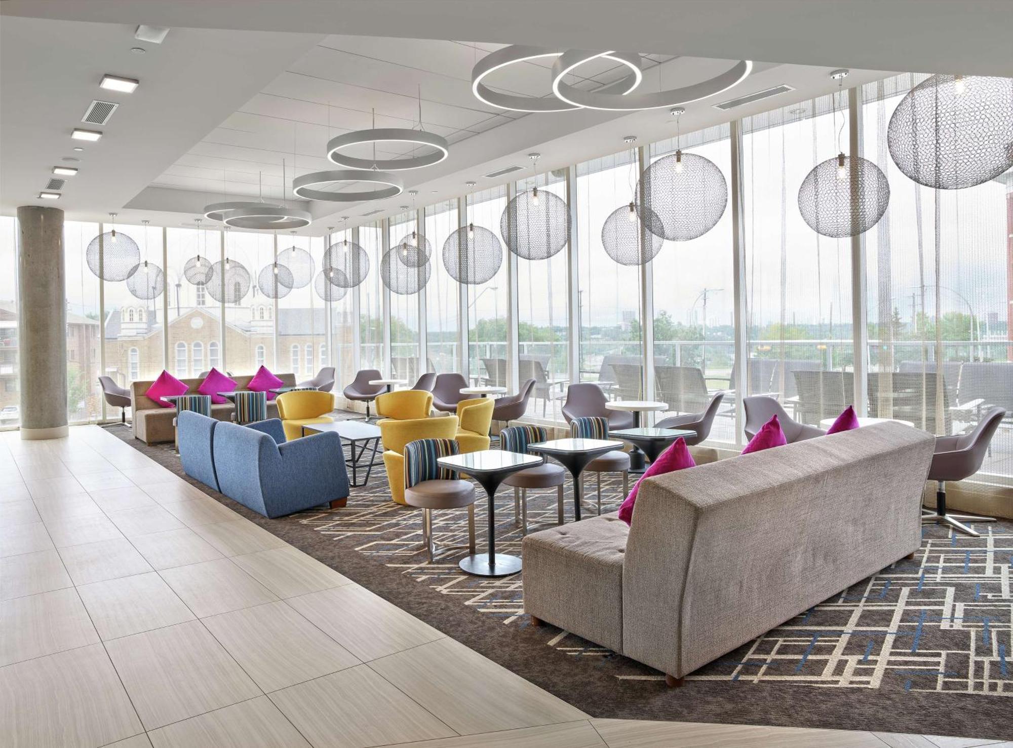 Doubletree By Hilton Downtown Edmonton