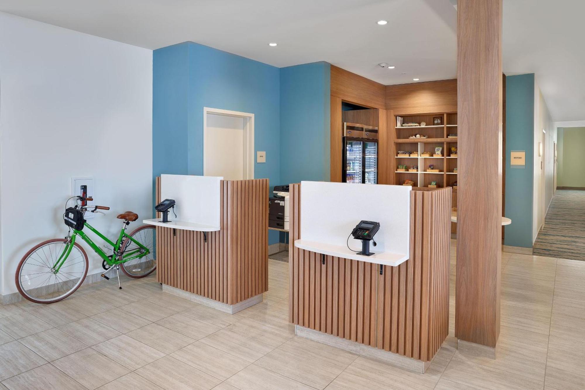 Hotel Element West 3*