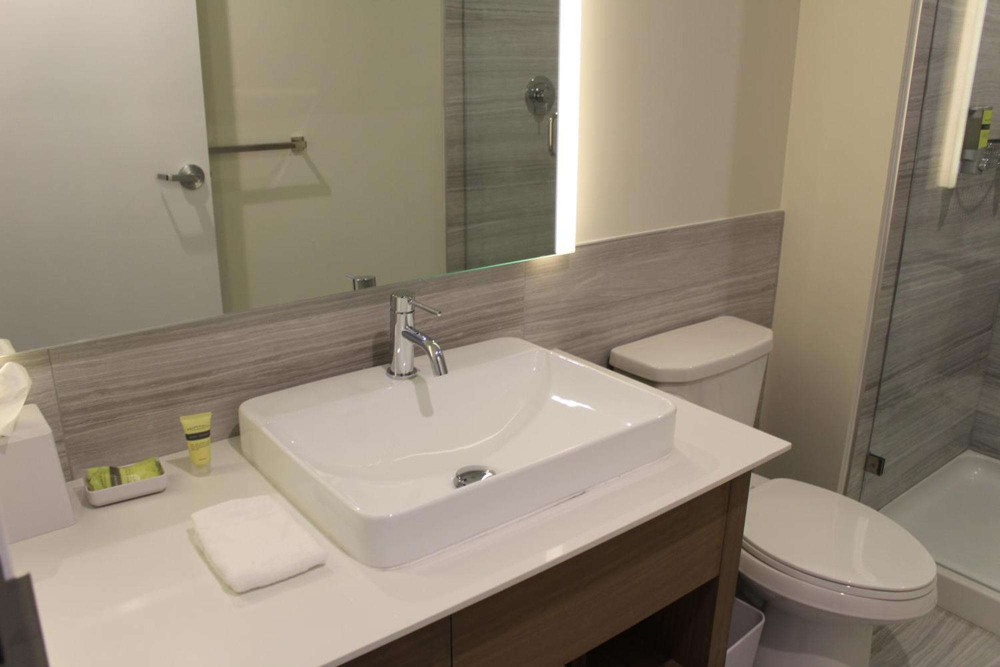 Element West Hotel Edmonton