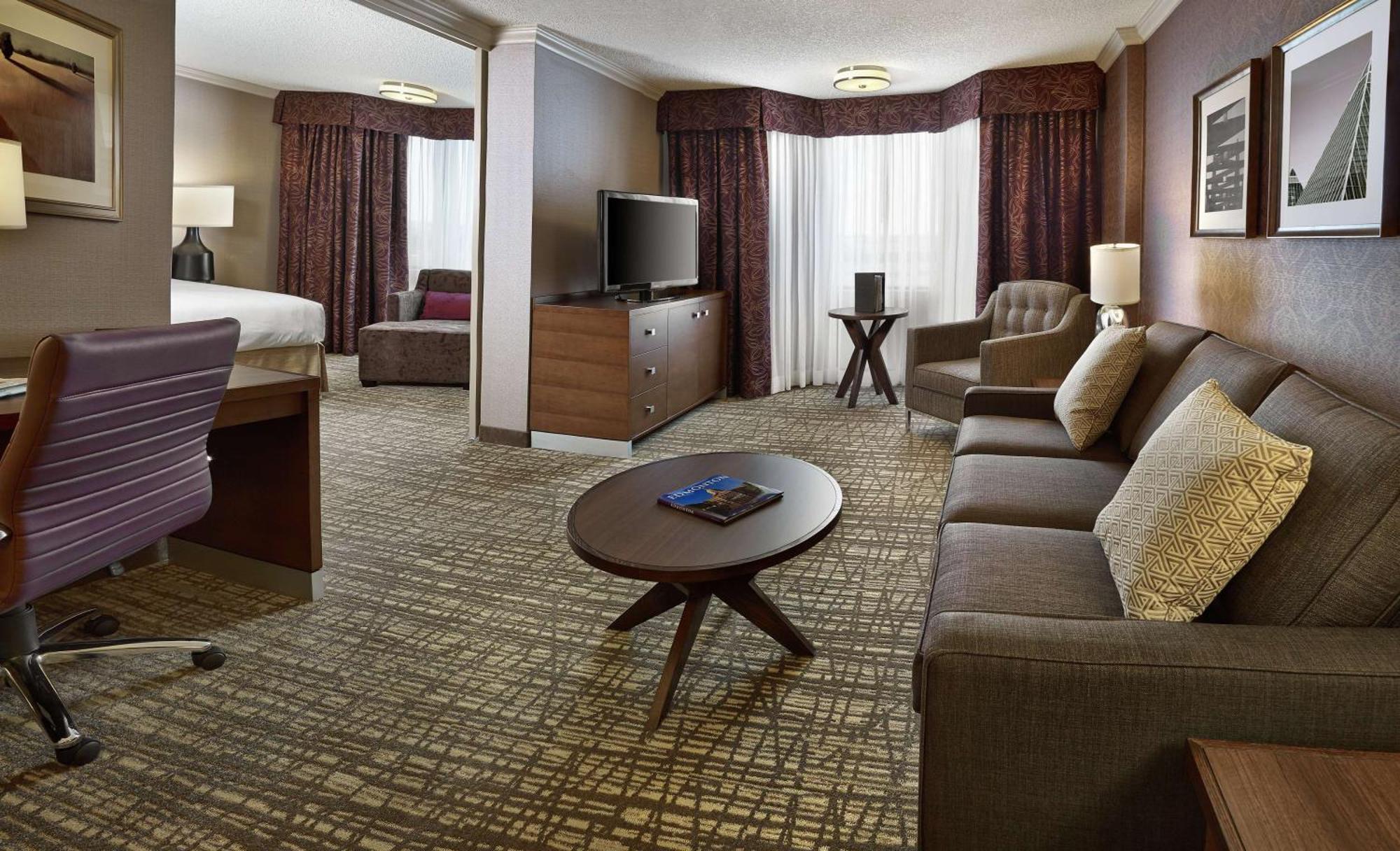 Doubletree By Hilton West Hotel Edmonton