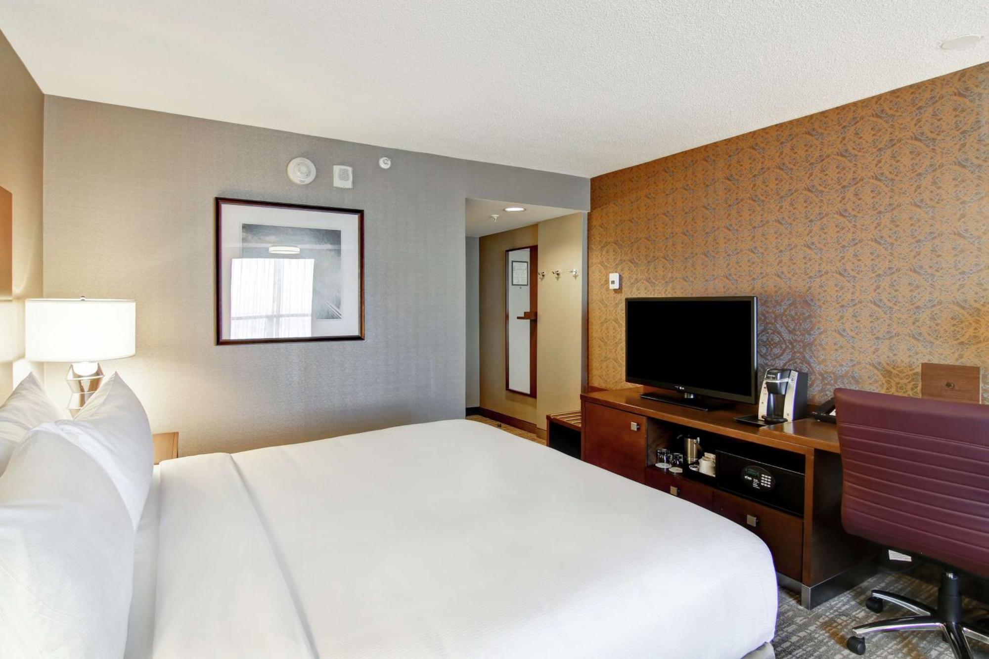 Doubletree By Hilton West Hotel