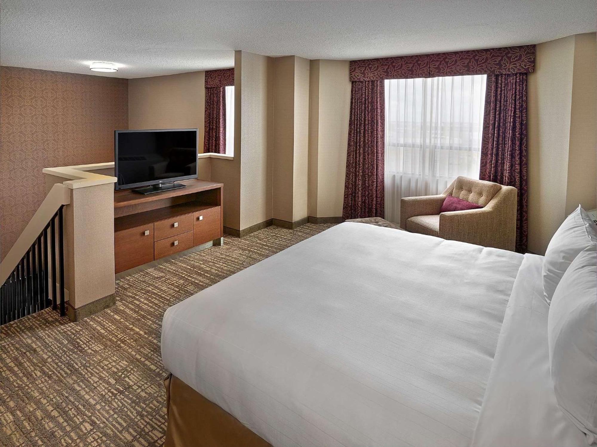 Doubletree By Hilton West Hotel