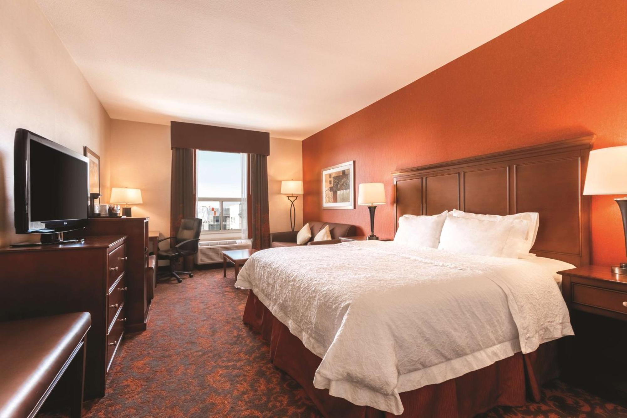 Hotel Hampton By Hilton South