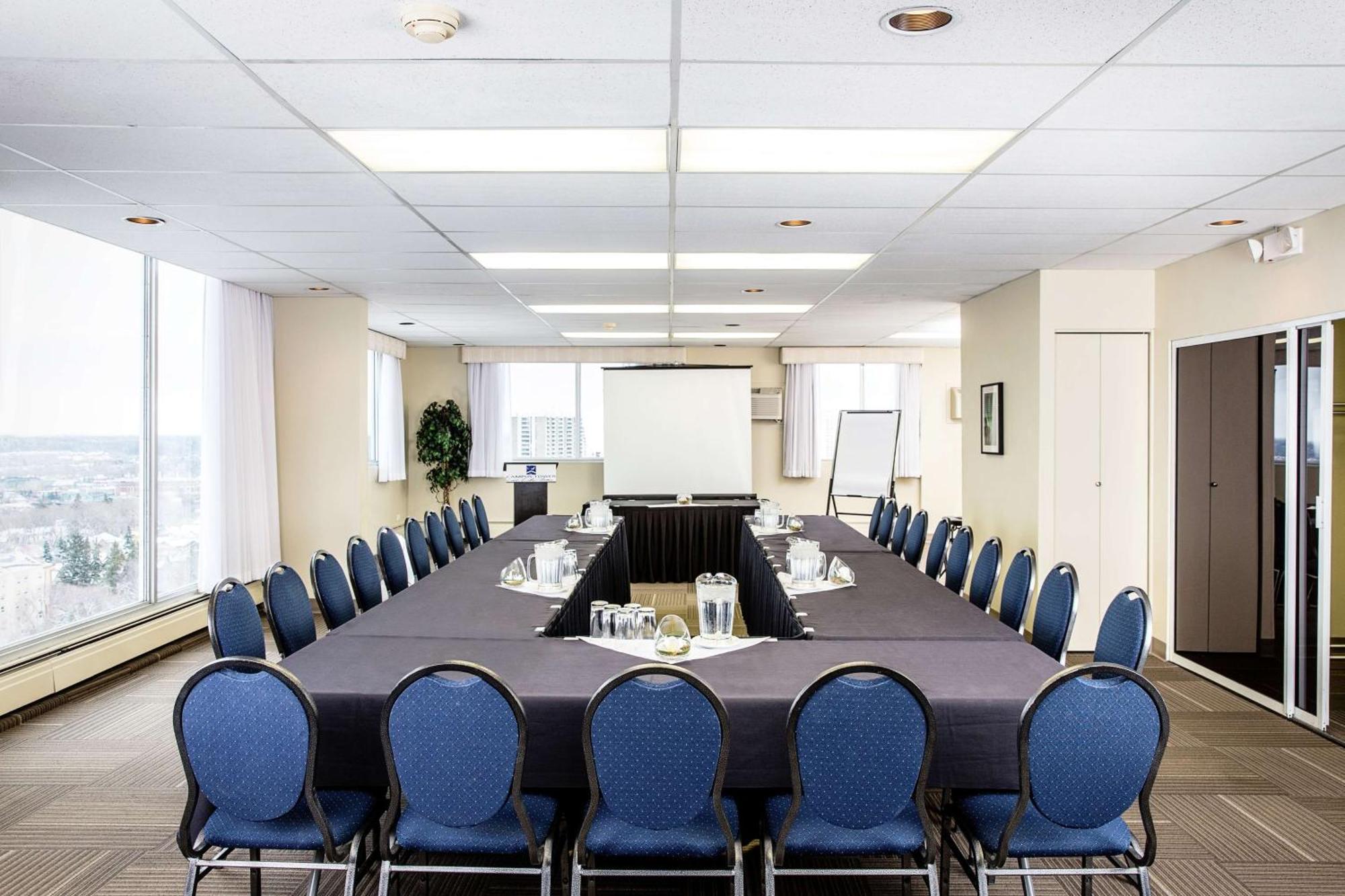 Campus Tower 3* Edmonton