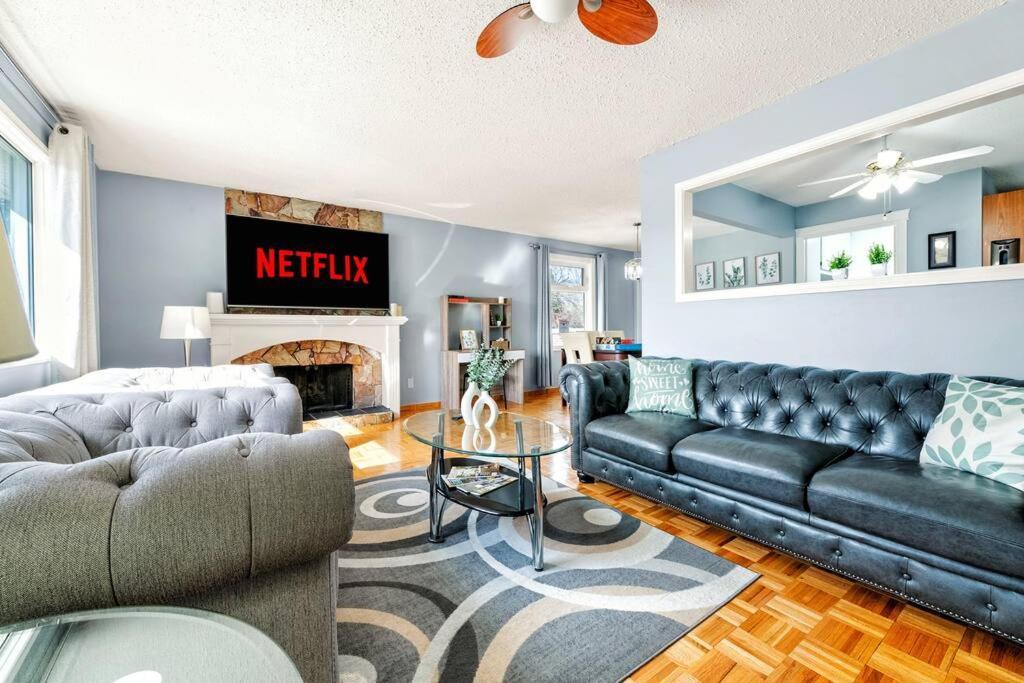 Comfy Getaway - Walk To West Ed Mall Edmonton