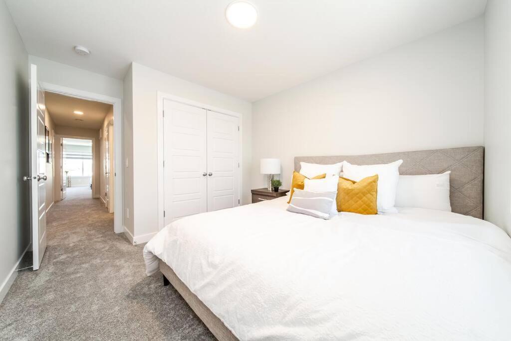 Beautiful Elegant Sleeps 10 Holiday home *