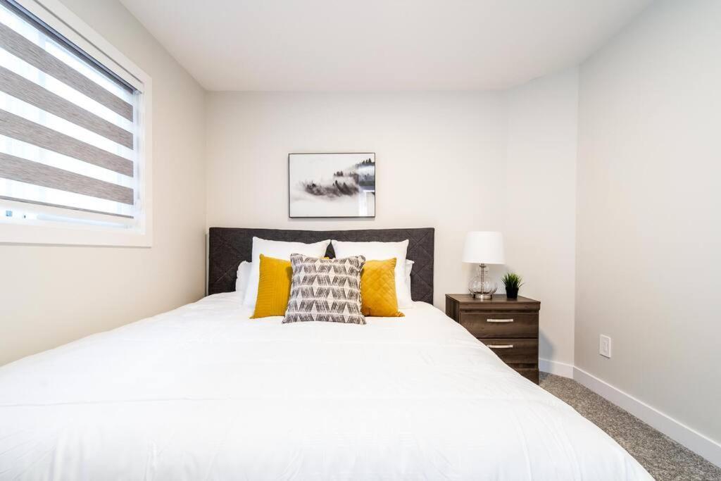 Beautiful Elegant Sleeps 10 Holiday home