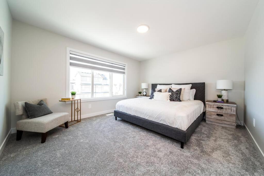 Beautiful Elegant Sleeps 10 Holiday home *
