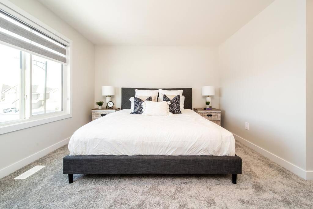 Beautiful Elegant Sleeps 10 Holiday home
