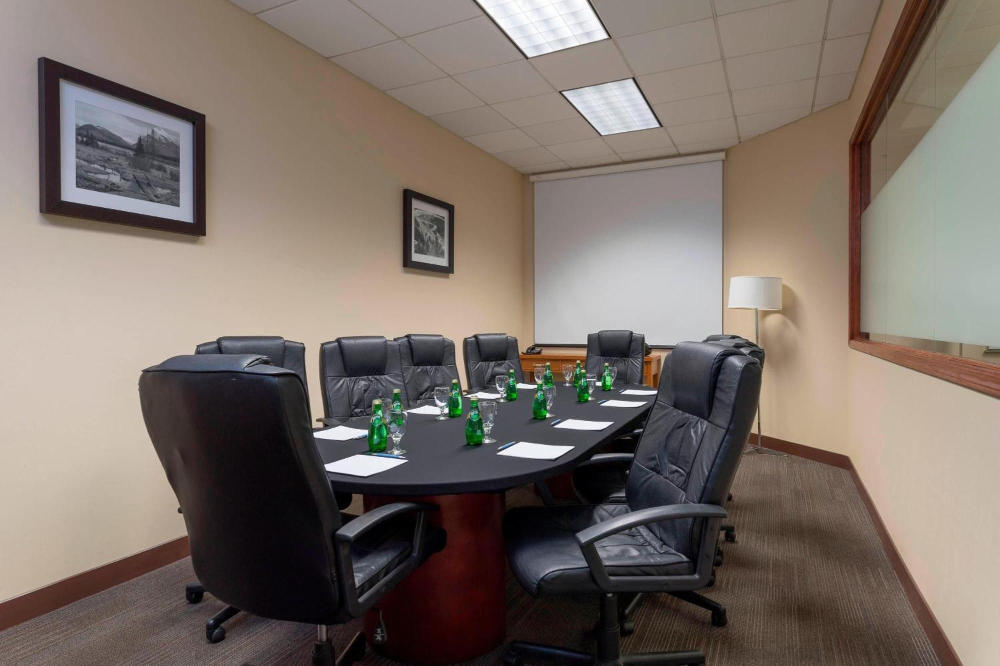 Four Points By Sheraton South Hotel Edmonton