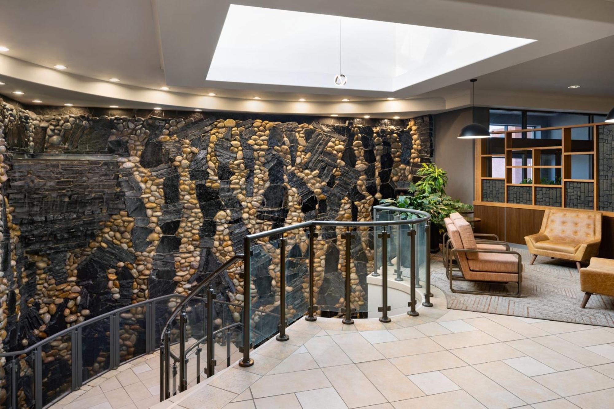 Four Points By Sheraton South Hotel 3*