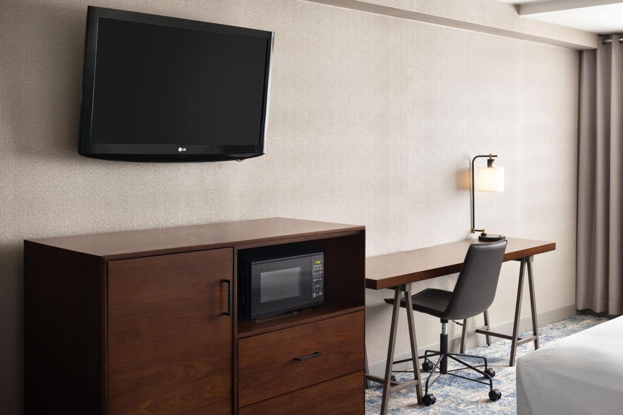 Hotel Four Points By Sheraton South 3*