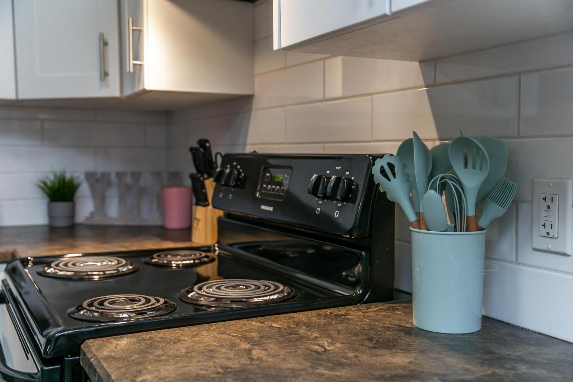Executive - Long Welcome - Garage Parking - Free Wifi & Netflix Holiday home Edmonton