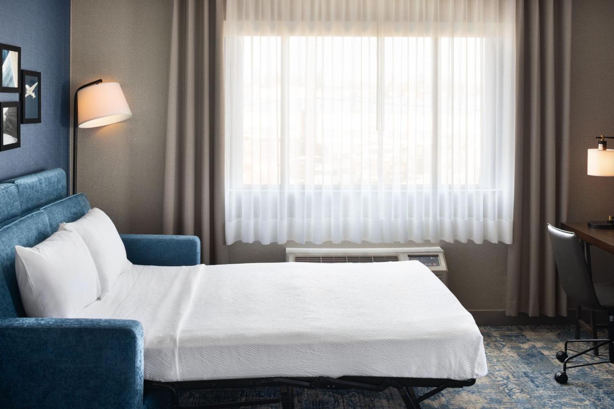Hotel Four Points By Sheraton South 3*