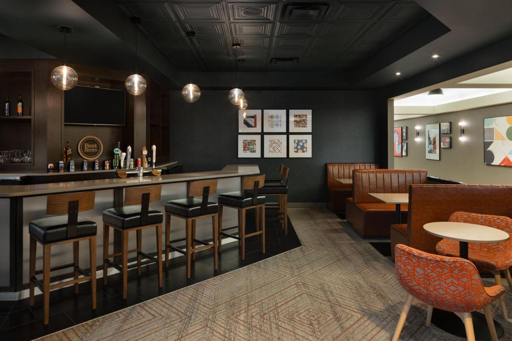 Four Points By Sheraton South Hotel Edmonton