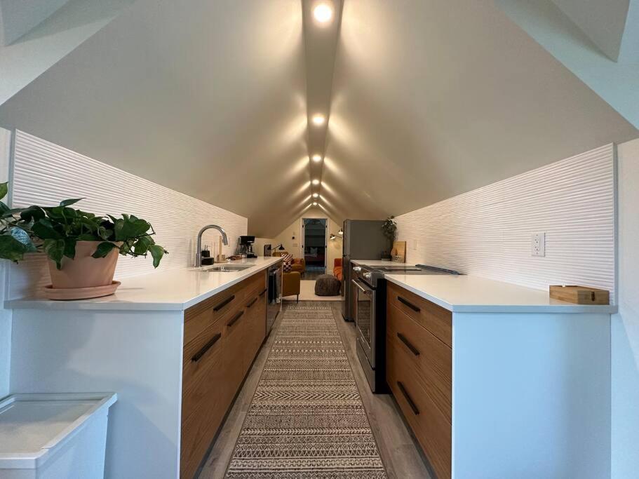 Heritage-inspired - Luxe Bath & Elegant Ceilings Holiday home *