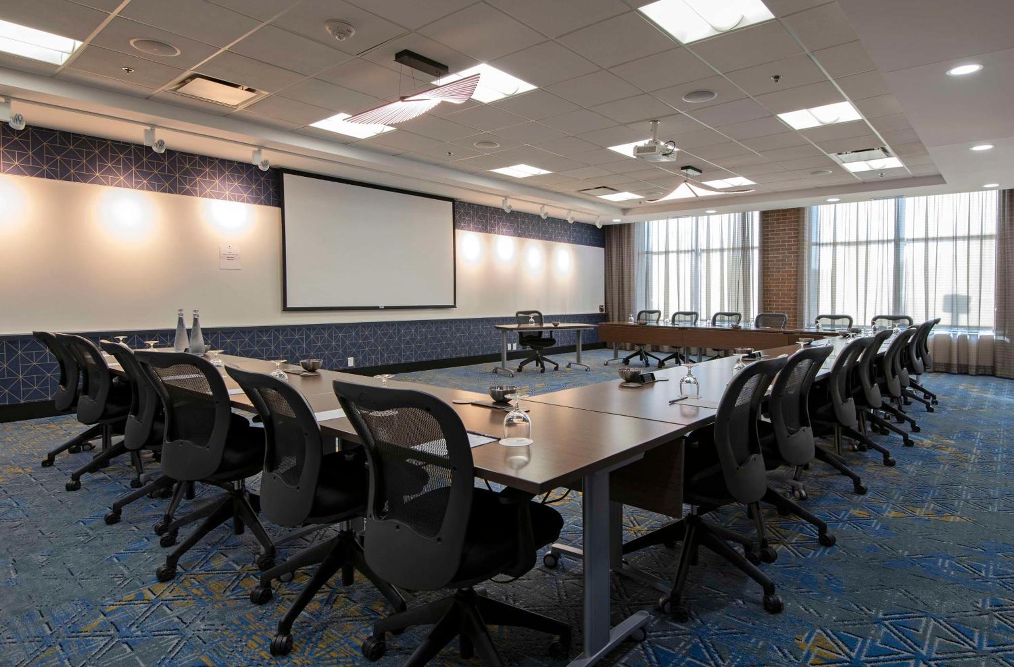 Doubletree By Hilton West 4*