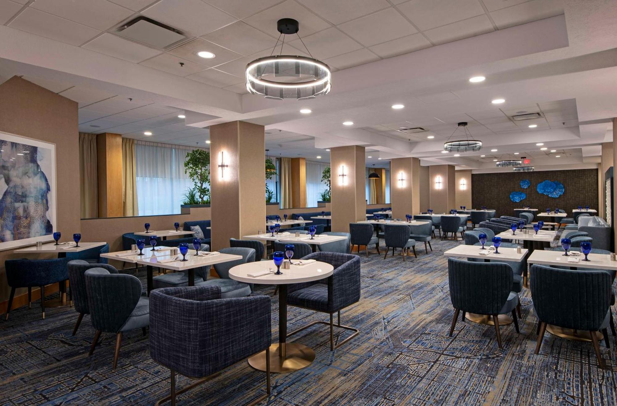 Doubletree By Hilton West 4*