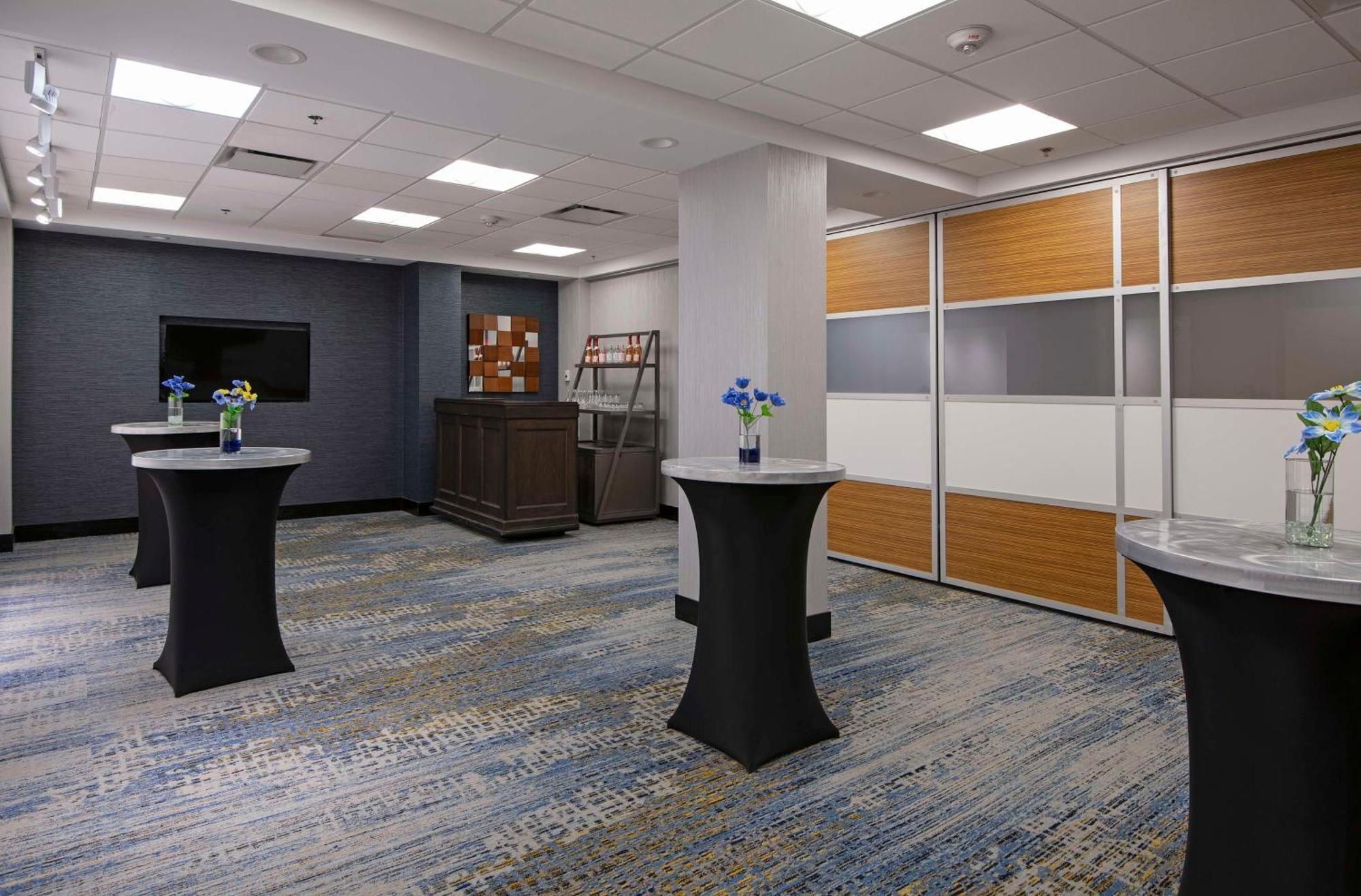 Hotel Doubletree By Hilton West