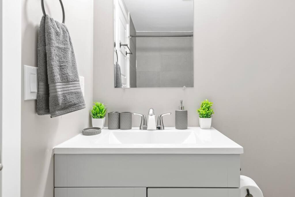 Modern Unit - Close To Dt